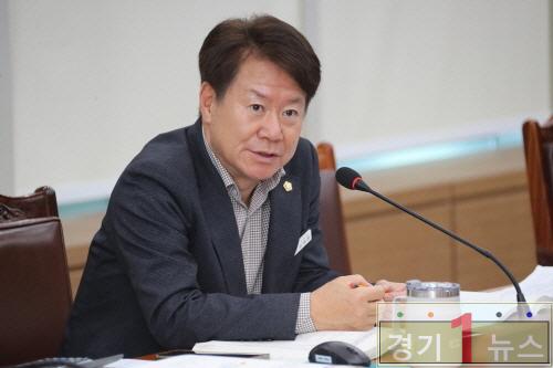 사본 -전반기 마무리_김재헌 부의장-2.jpg