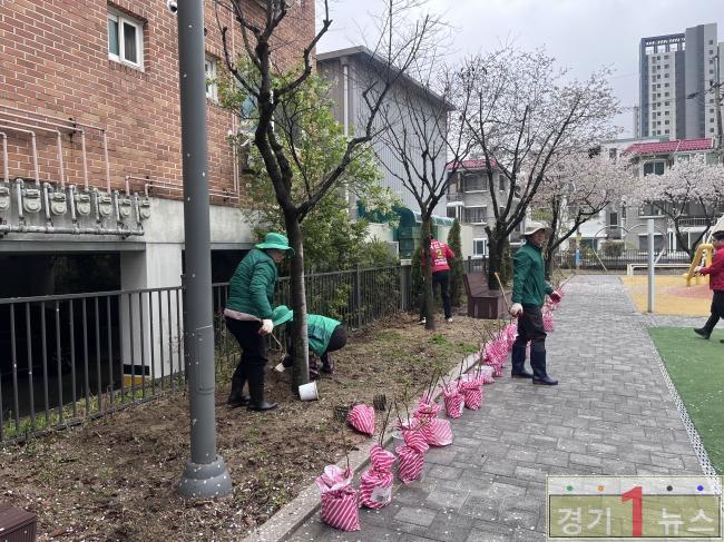 사본 - 3 이천시 중리동 장미 더하기 식목 행사 개최2.jpg